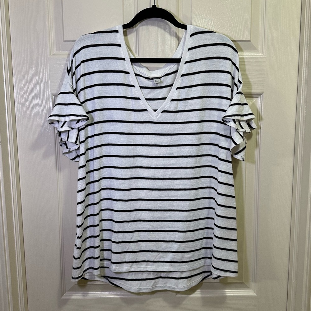 A New Day V-Neck Ruffle Sleeve Shirt Top Size XXL White Black Stripe